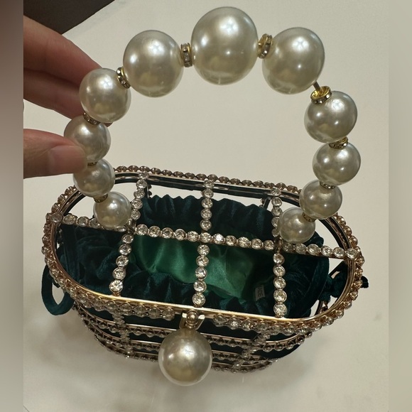 Elegant Pearl-Embellished Green Handbag 💚💚 - Picture 15 of 15